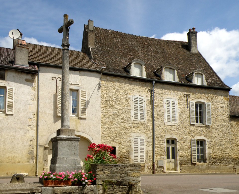 Auxey-Duresses Route de Beaune 1