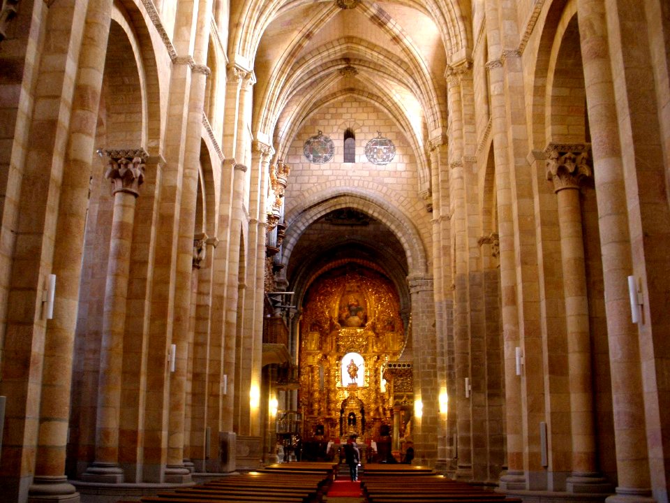 Avila - Basilica de San Vicente, interiores 03