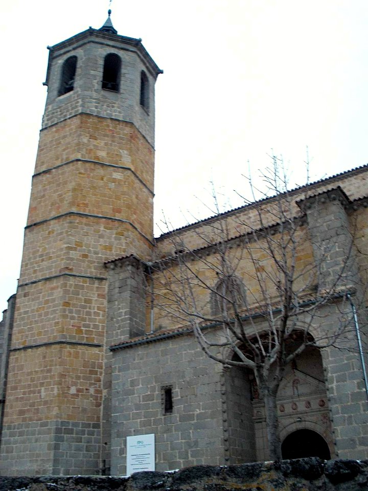 Avila - Iglesia de Santiago Apostol 02