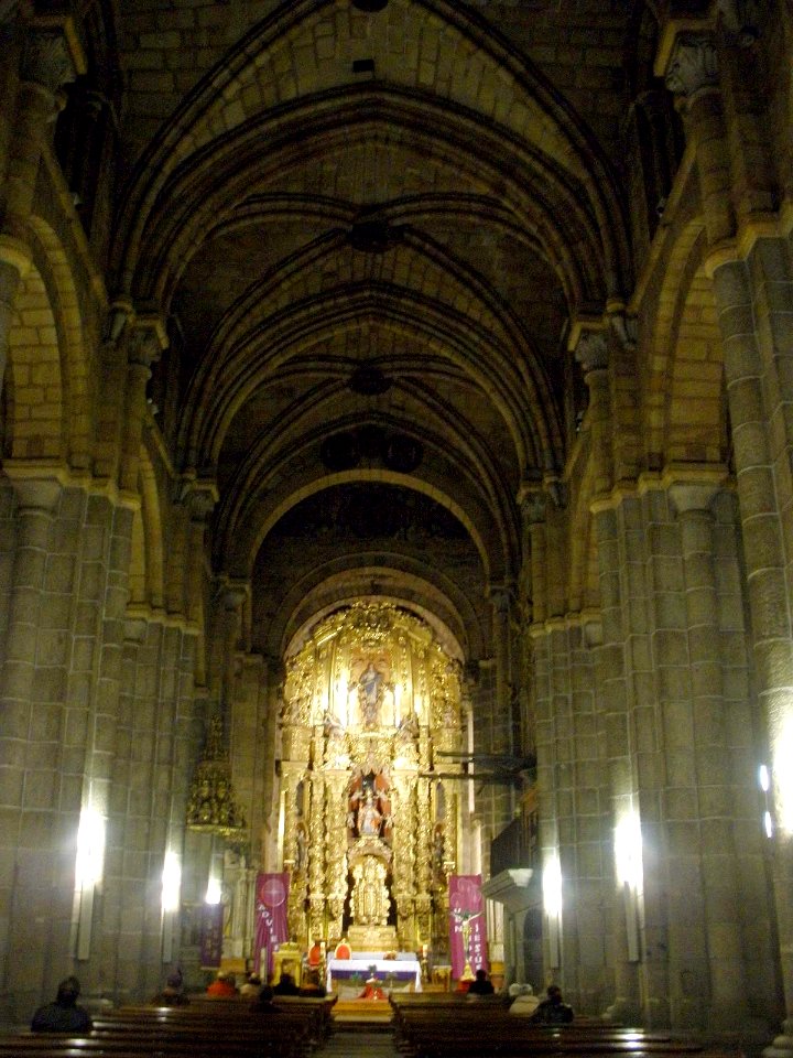 Avila - Iglesia de San Pedro 19