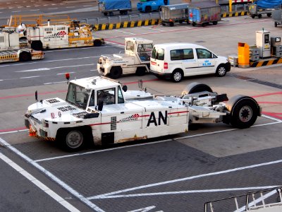 Aviapartner pushback tractor
