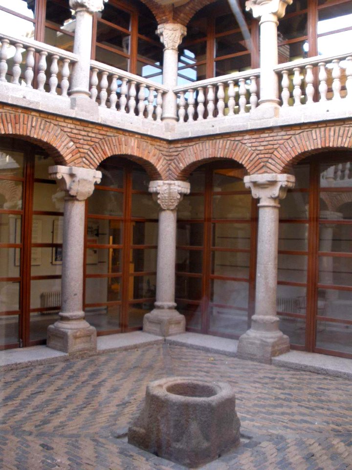 Avila - Museo de Avila, Casa de los Deanes 4