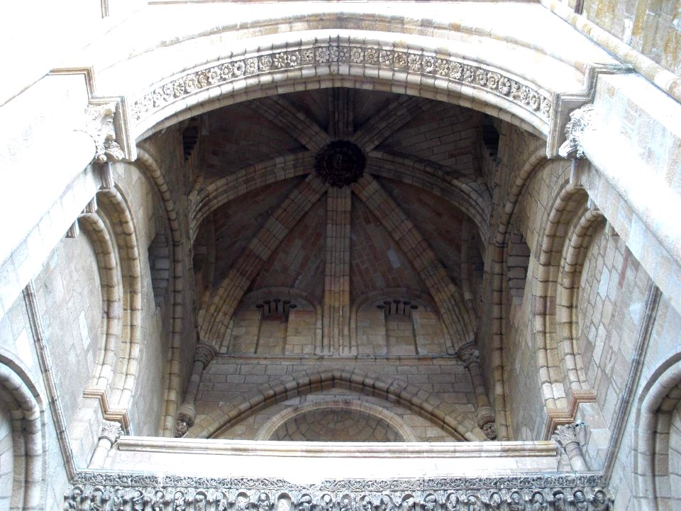 Avila - Basilica de San Vicente, exteriores 07