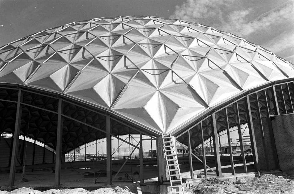 Aviodome op Schiphol in opbouw, Bestanddeelnr 922-5753
