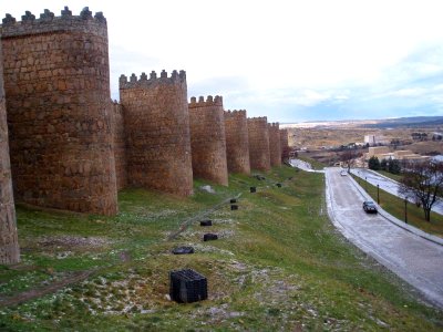 Avila - Murallas, Paseo de la Ronda Vieja 01
