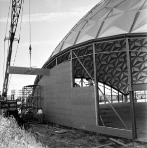 Aviodome op Schiphol in opbouw, Bestanddeelnr 922-5738