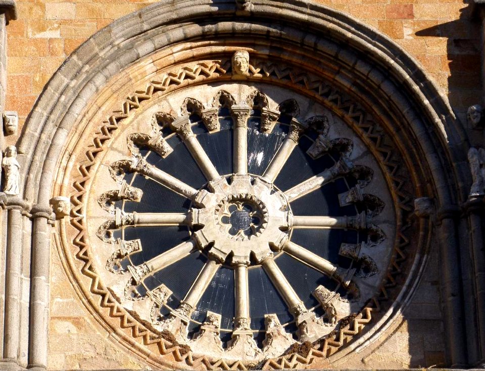 Avila - Iglesia de San Pedro 11