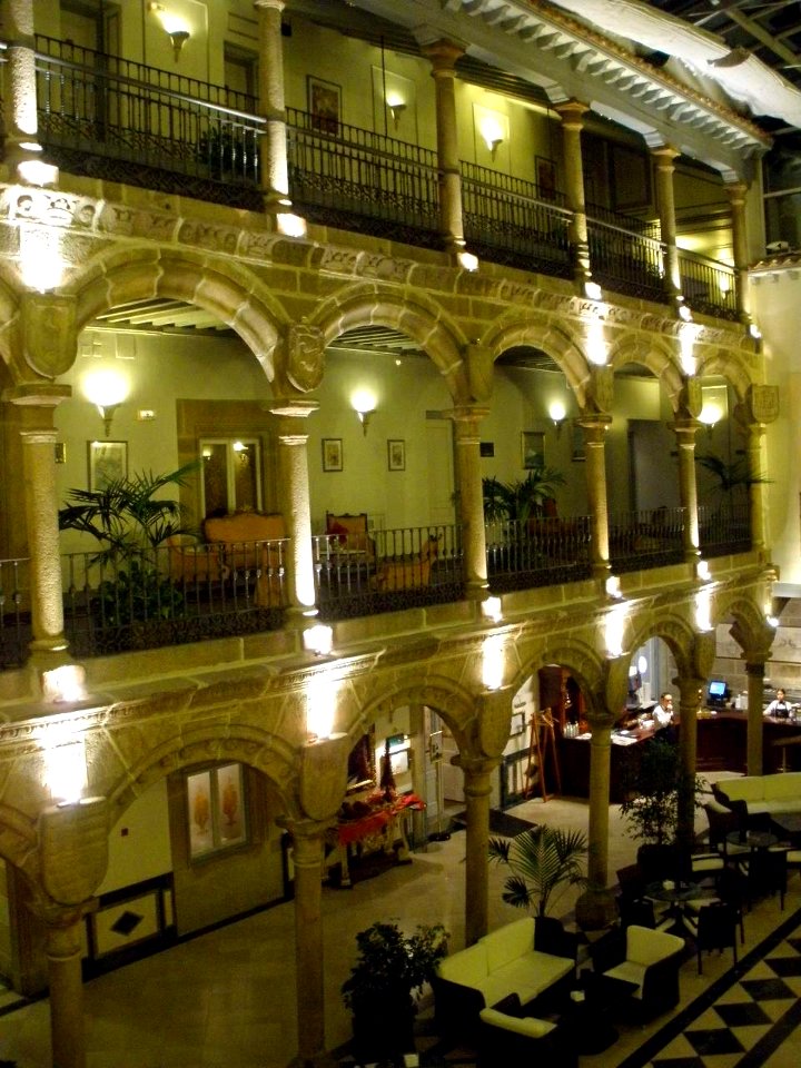 Avila - Palacio del Marques de Velada 21
