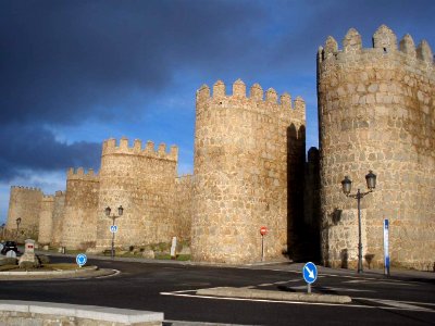 Avila - Murallas, Paseo de la Ronda Vieja 03