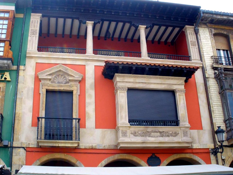 Aviles - Plaza de Domingo Acebal 5