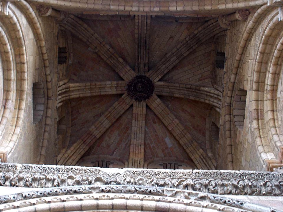 Avila - Basilica de San Vicente, exteriores 14