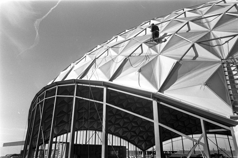 Aviodome op Schiphol in opbouw, Bestanddeelnr 922-5754