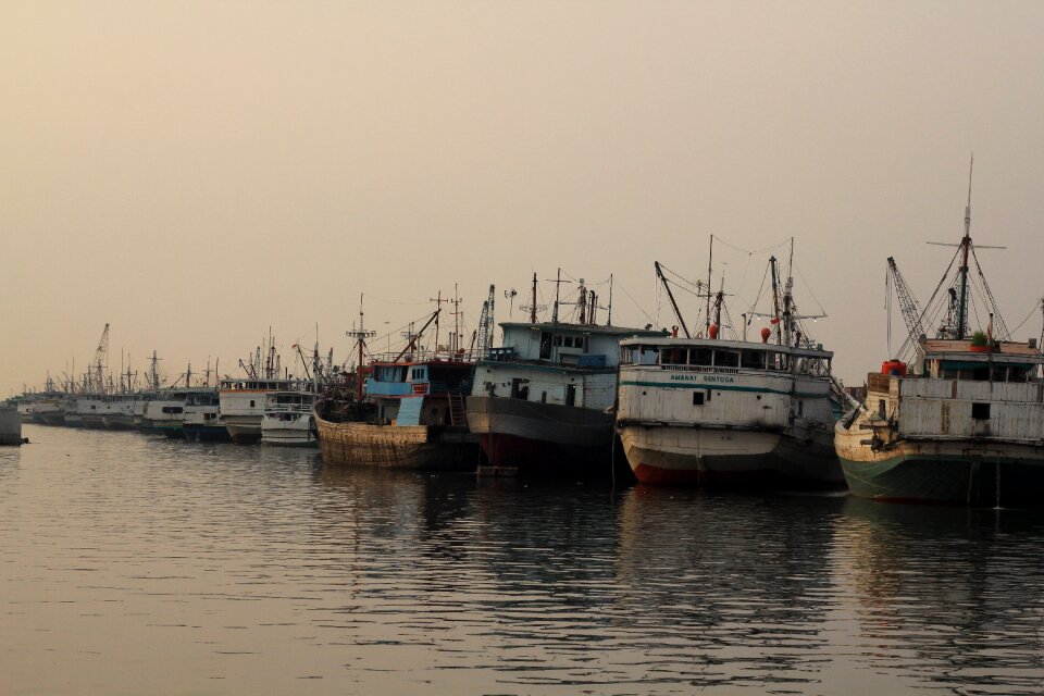Wood ship phinisi sunda kelapa