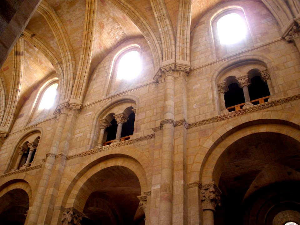 Avila - Basilica de San Vicente, interiores 62