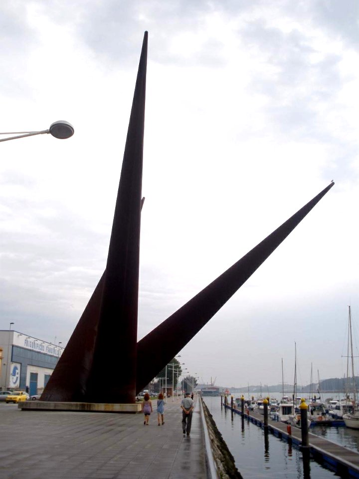 Aviles - Escultura Aviles, de Benjamin Menendez 2