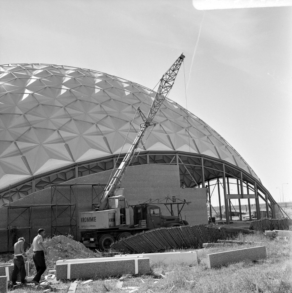 Aviodome op Schiphol in opbouw, Bestanddeelnr 922-5739