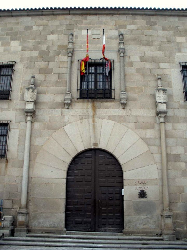 Avila - Palacio de Blasco Nuñez Vela (Audiencia Provincial) 2