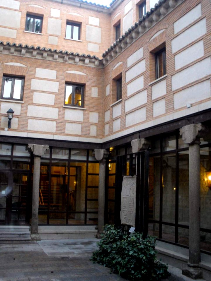 Avila - Palacio de Juan de Henao (Parador de Turismo) 3