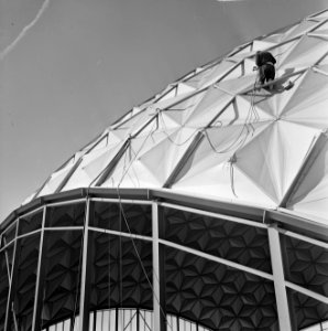 Aviodome op Schiphol in opbouw, Bestanddeelnr 922-5745