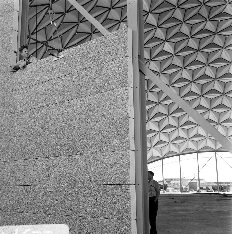 Aviodome op Schiphol in opbouw, Bestanddeelnr 922-5742