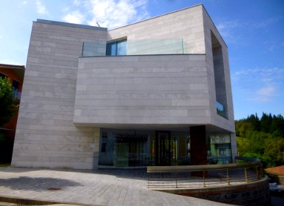 Arama - Ayuntamiento y Centro de actividades múltiples 2