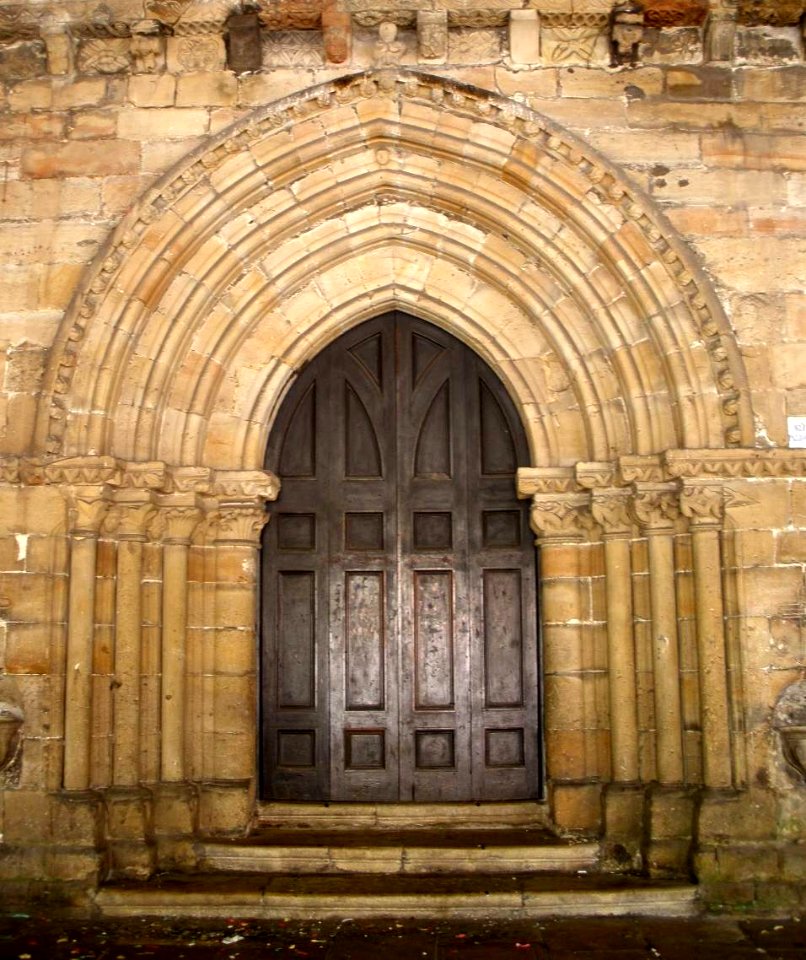 Aviles - Iglesia de San Nicolas de Bari 04