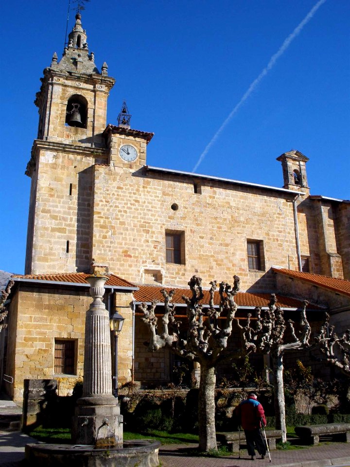 Araia - Iglesia de San Pedro Apostol 1