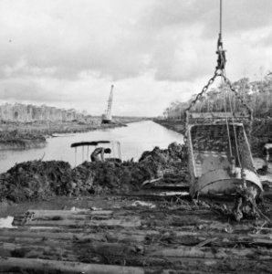 Arbeiders, werkzaamheden, kanalen, draglines, Bestanddeelnr 250-8363