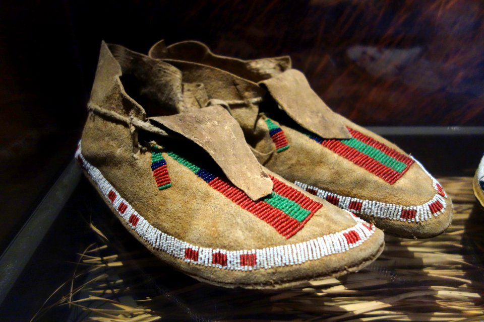 Arapaho moccasins, 1880-1910 - Bata Shoe Museum - DSC00588