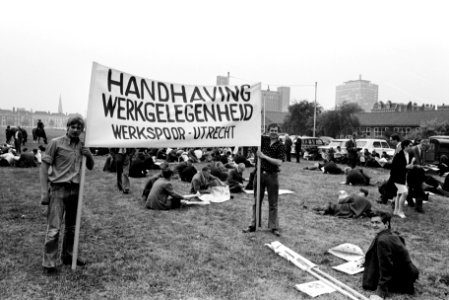 Arbeiders staken bij Werkspoor-Utrecht i.v.m. moeilijke positie van het bedrijf, Bestanddeelnr 923-5561