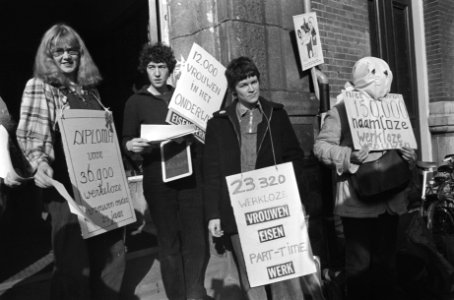 Arbeidsbureaus, demonstraties, vrouwen, Bestanddeelnr 930-1622