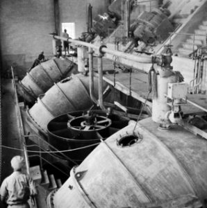 Arbeiders, machines, ketels, Bestanddeelnr 250-8357