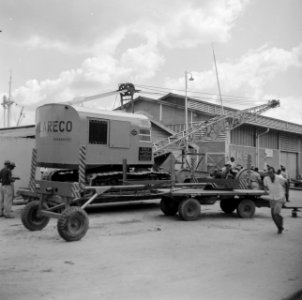 Arbeiders, loodsen, draglines, karren, Bestanddeelnr 250-8660