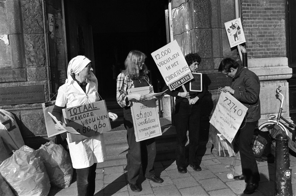 Arbeidsbureaus, demonstraties, vrouwen, Bestanddeelnr 930-1624