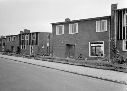 Arbeiders en opzichtershuizen aan de Treublaan in de wijk Monnikenhuizen in Arnh, Bestanddeelnr 162-0737