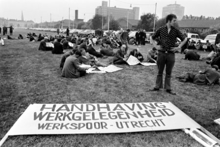 Arbeiders staken bij Werkspoor-Utrecht i.v.m. moeilijke positie van het bedrijf, Bestanddeelnr 923-5562