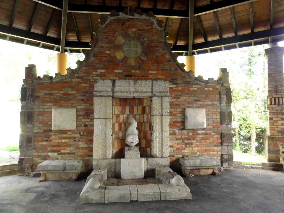 Arcangues fontaine près de l'école