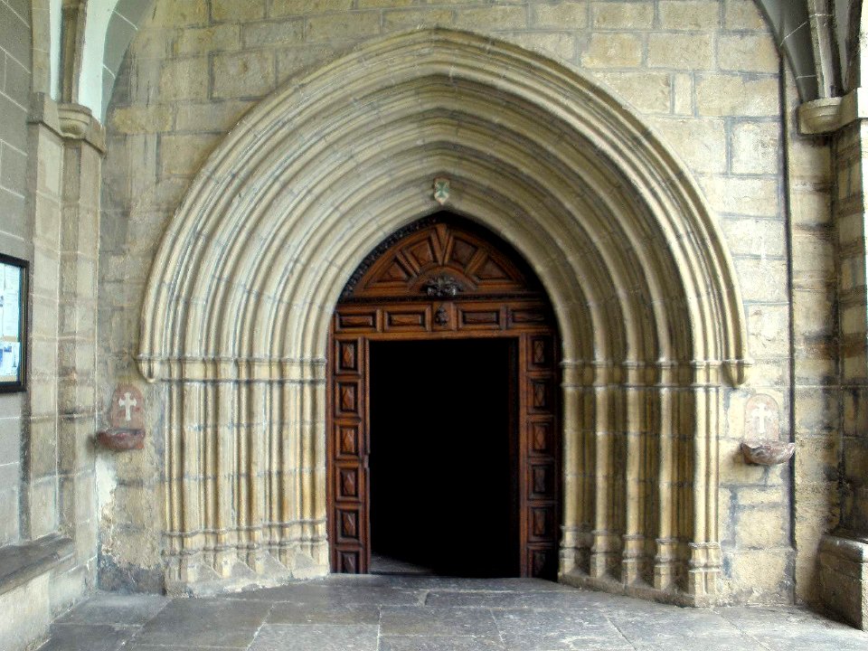 Arceniega - Santuario de Nuestra Señora de la Encina, exteriores 13