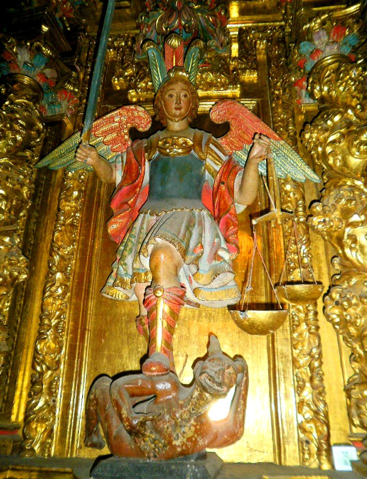 Arceniega - Santuario de Nuestra Señora de la Encina, interiores, retablo de N. S. del Rosario 7