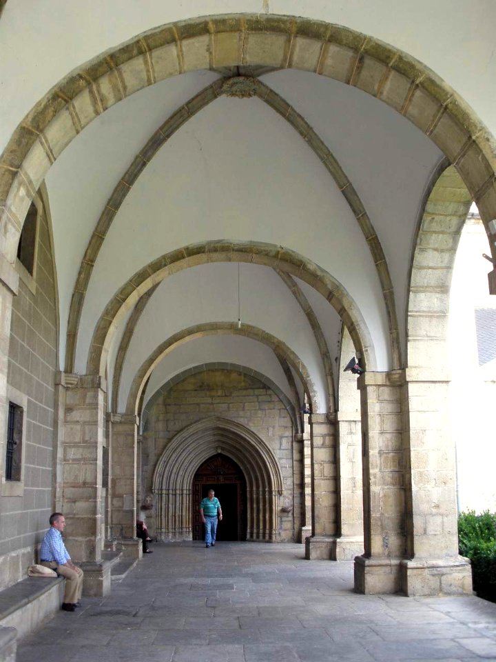 Arceniega - Santuario de Nuestra Señora de la Encina, exteriores 12