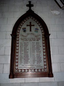 Ardres (Pas-de-Calais, Fr) église Notre-Dame-de-Grâces plaquette monument aux morts paroisse