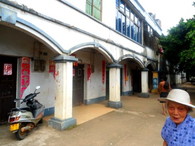 Arcade-style buildings in Lingshan - 01