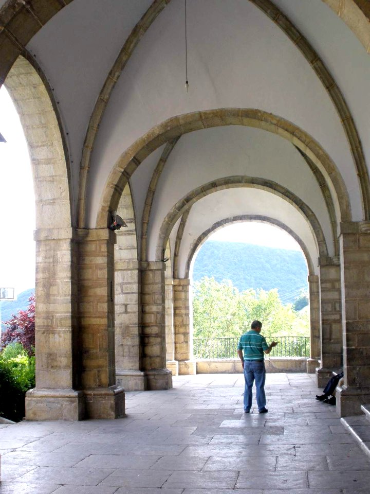 Arceniega - Santuario de Nuestra Señora de la Encina, exteriores 15