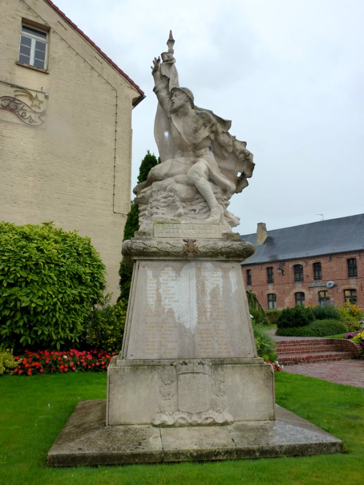 Ardres (Pas-de-Calais) monument aux morts