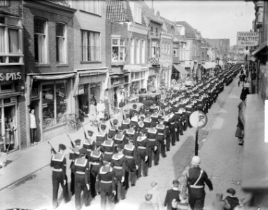 ARGIS (Artillerie-, Rader- en Gevechtsinformatieschool) 2 jaar. Mars door Den He, Bestanddeelnr 903-9050