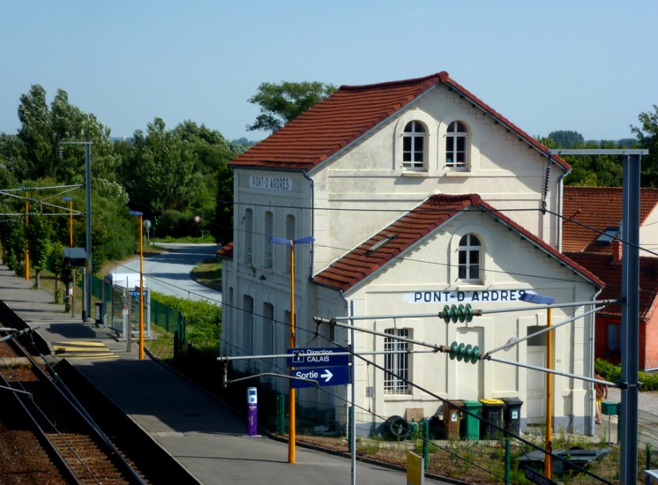 Ardres (Pas-de-Calais) Pont d'Ardres, la gare (02)