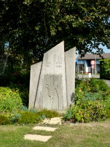 Ardres (Pas-de-Calais) Bois-en-Ardres monument aux morts