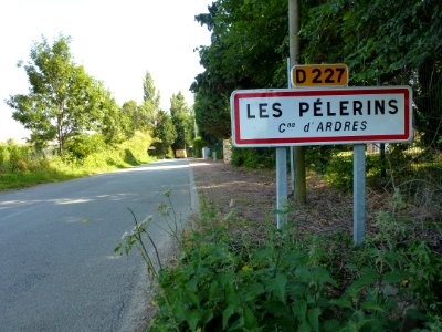 Ardres (Pas-de-Calais) city limit sign Les Pélerins