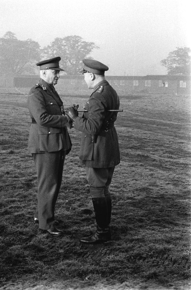 Archieffoto van luitenant-generaal G.B. Noothoven van Goort, commandant van de P, Bestanddeelnr 934-9526