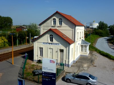 Ardres (Pas-de-Calais) Pont-d'Ardres, la gare (01)